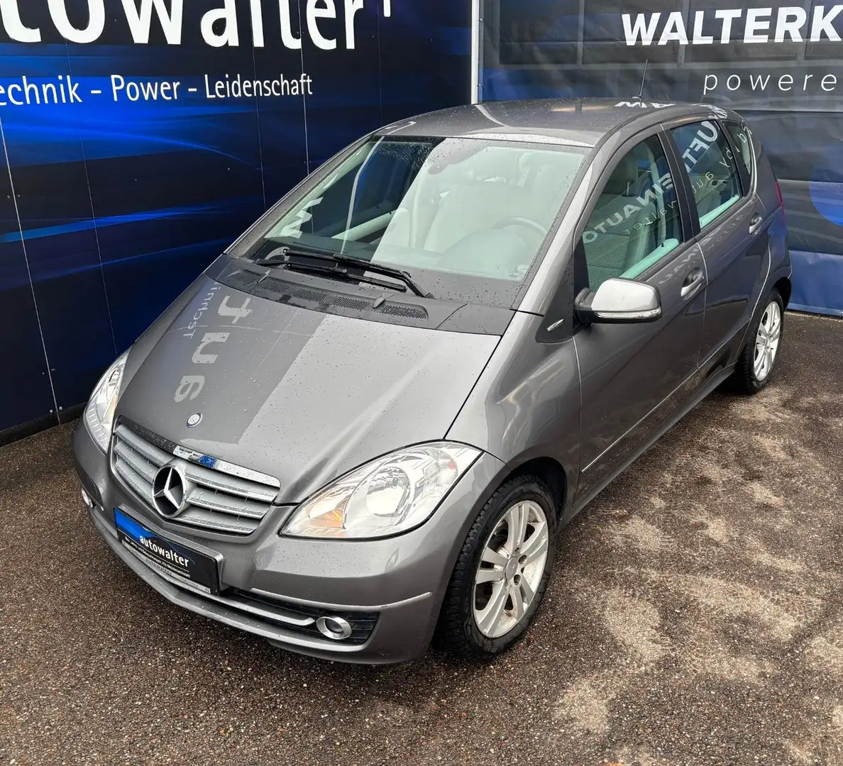 Mercedes-Benz A 200 Elegance Grau - 2