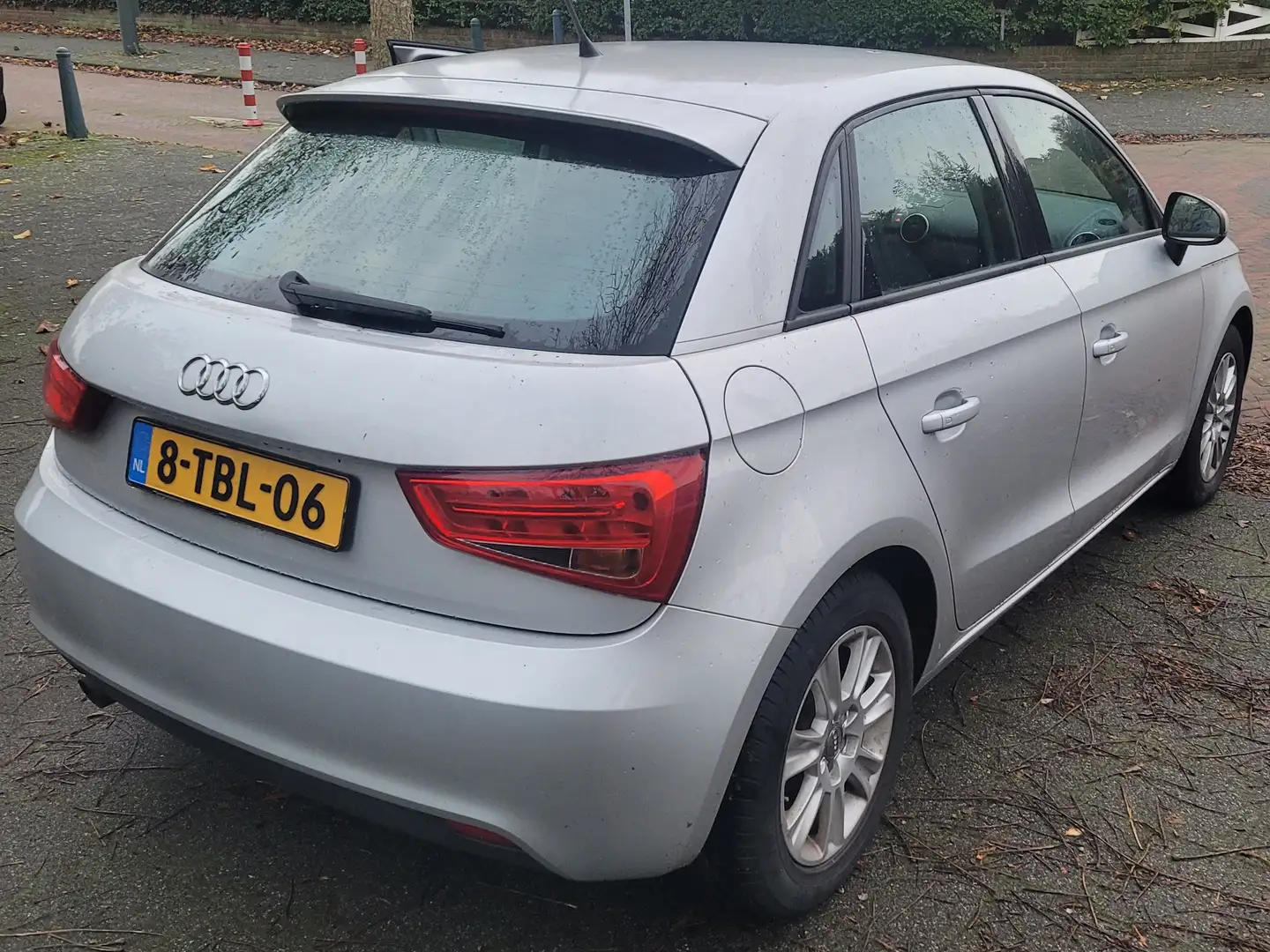 Audi A1 A1 1.2 TFSI Attr. PL.B. Zilver - 2