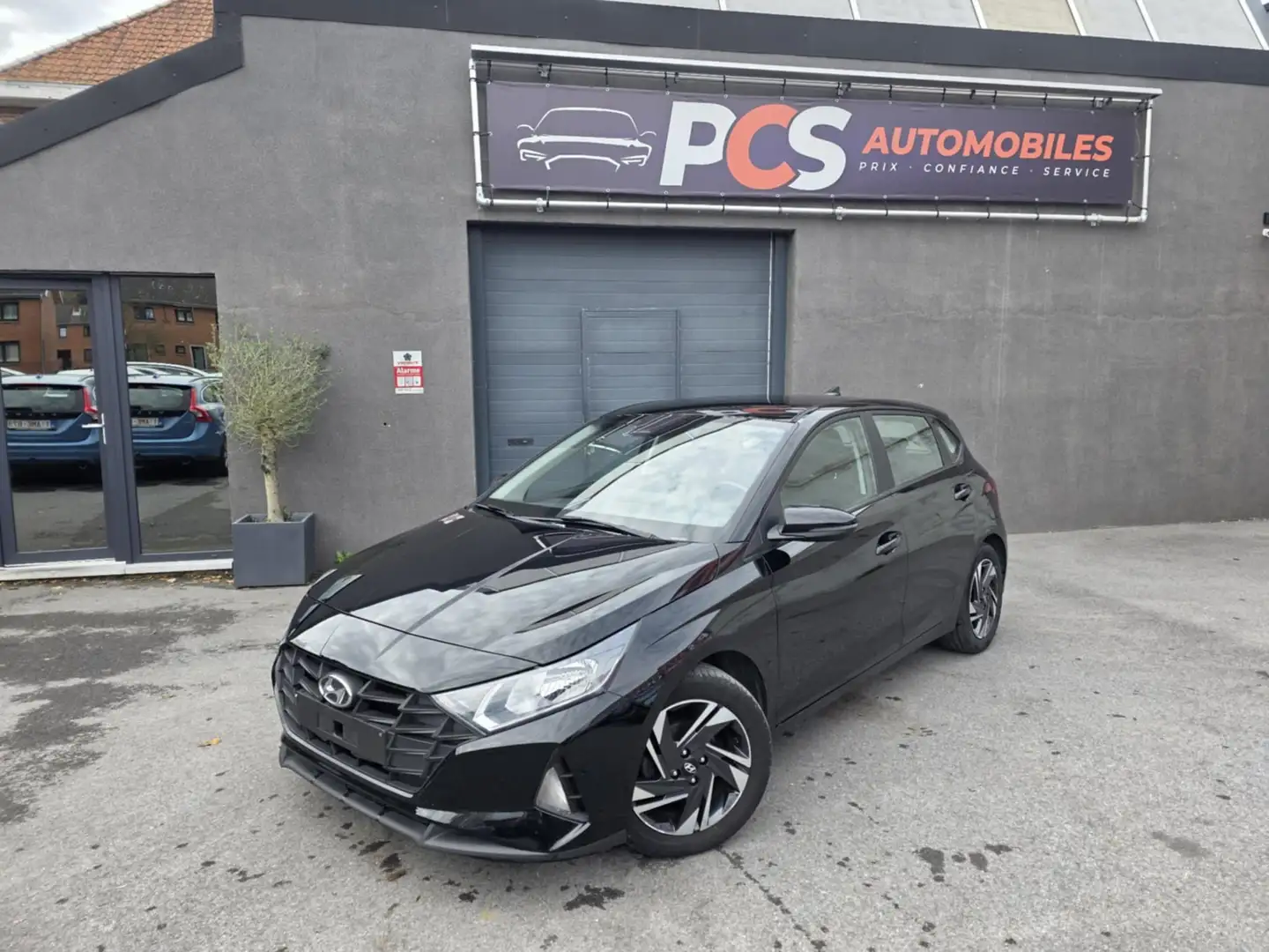 Hyundai i20 1.2i Air*CAMERA*SIEGES ET VOLANT CHAUFF*VIRTUAL... Noir - 1