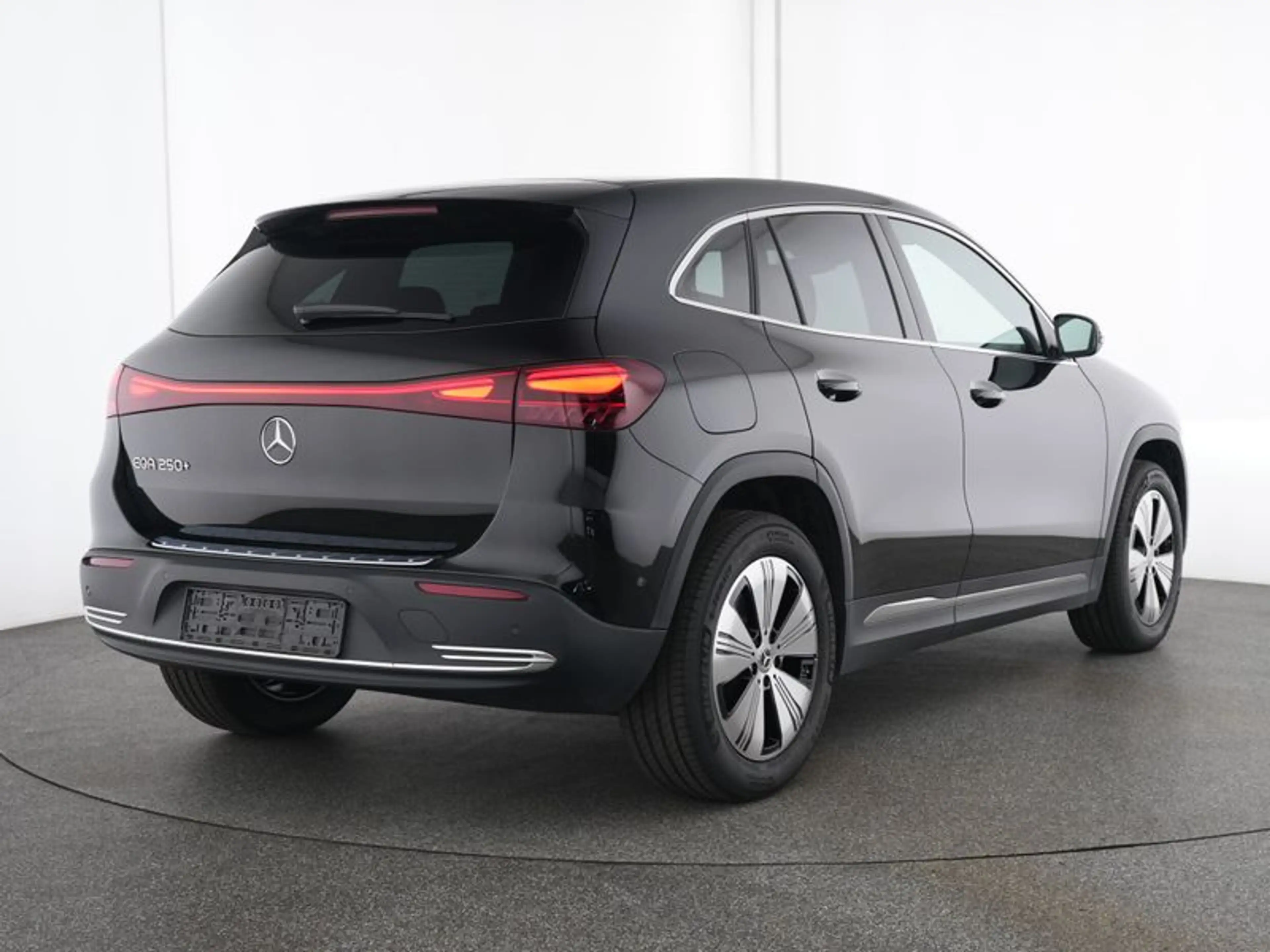 Mercedes-Benz EQA 250 250+ Business Line 71 kWh Ledkoplampen | Parkeerpa — photo 2