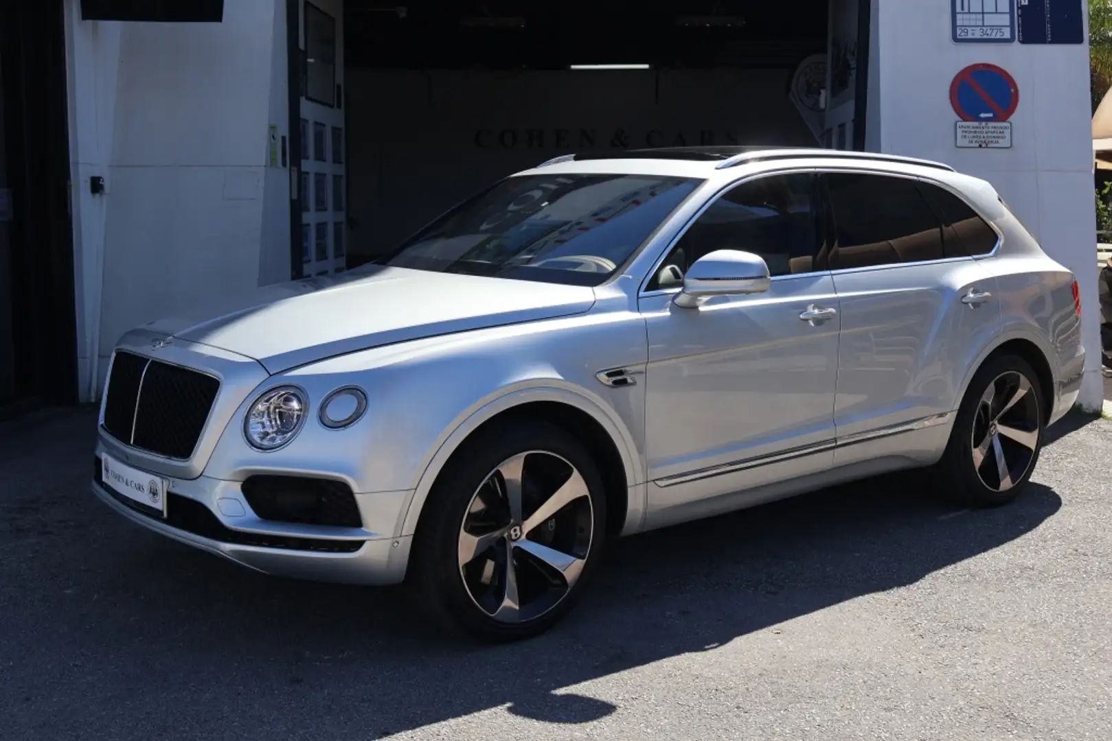 Bentley Bentayga V8 Gris - 2