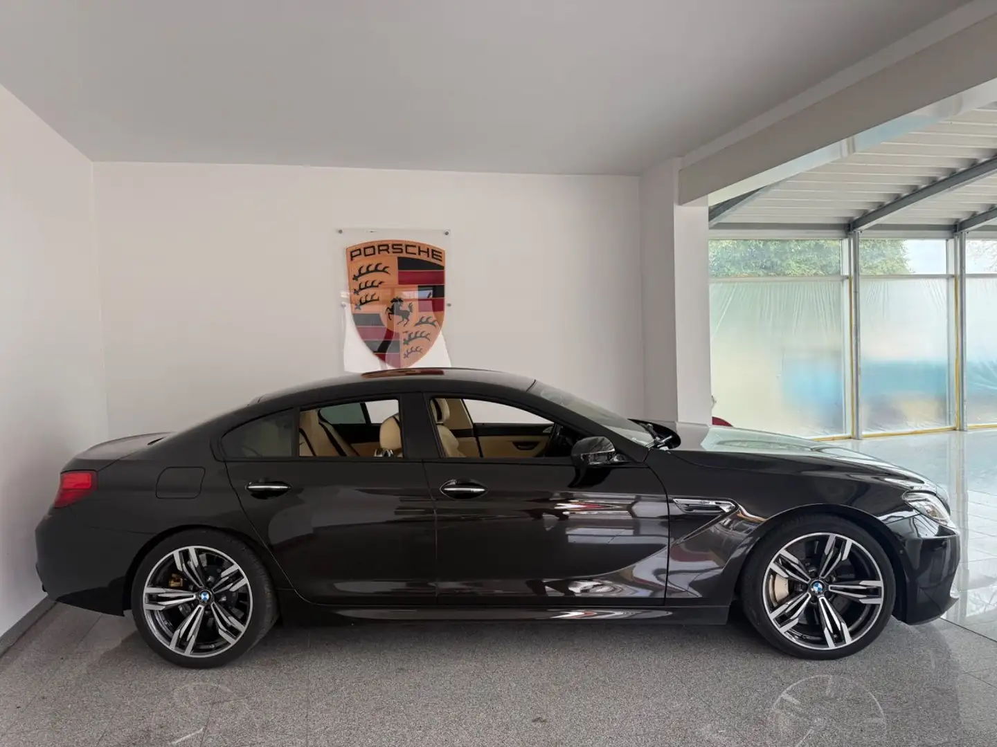 BMW M6 Baureihe M6 Gran Coupe Basis Schwarz - 2