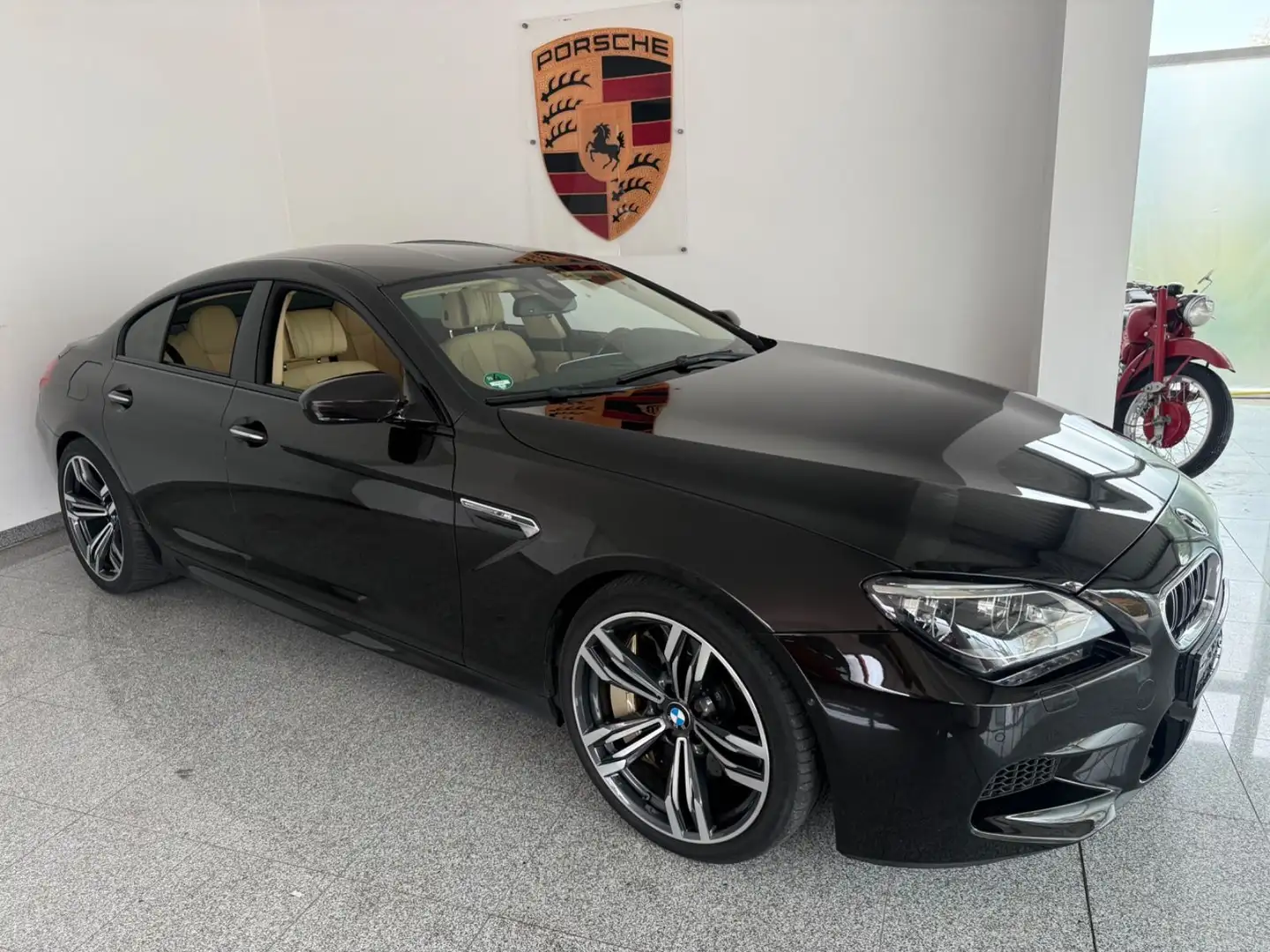BMW M6 Baureihe M6 Gran Coupe Basis Schwarz - 1