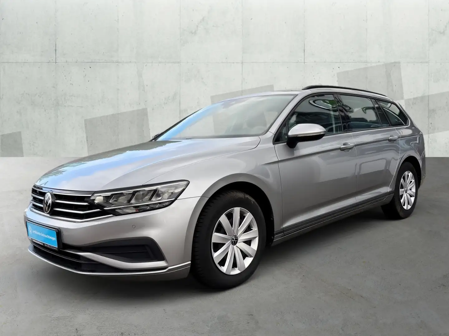 Volkswagen Passat Variant 2.0 TDI *ACC *LED *RKAM *NAVI *PDC *SHZ *APP-CONN Zilver - 2