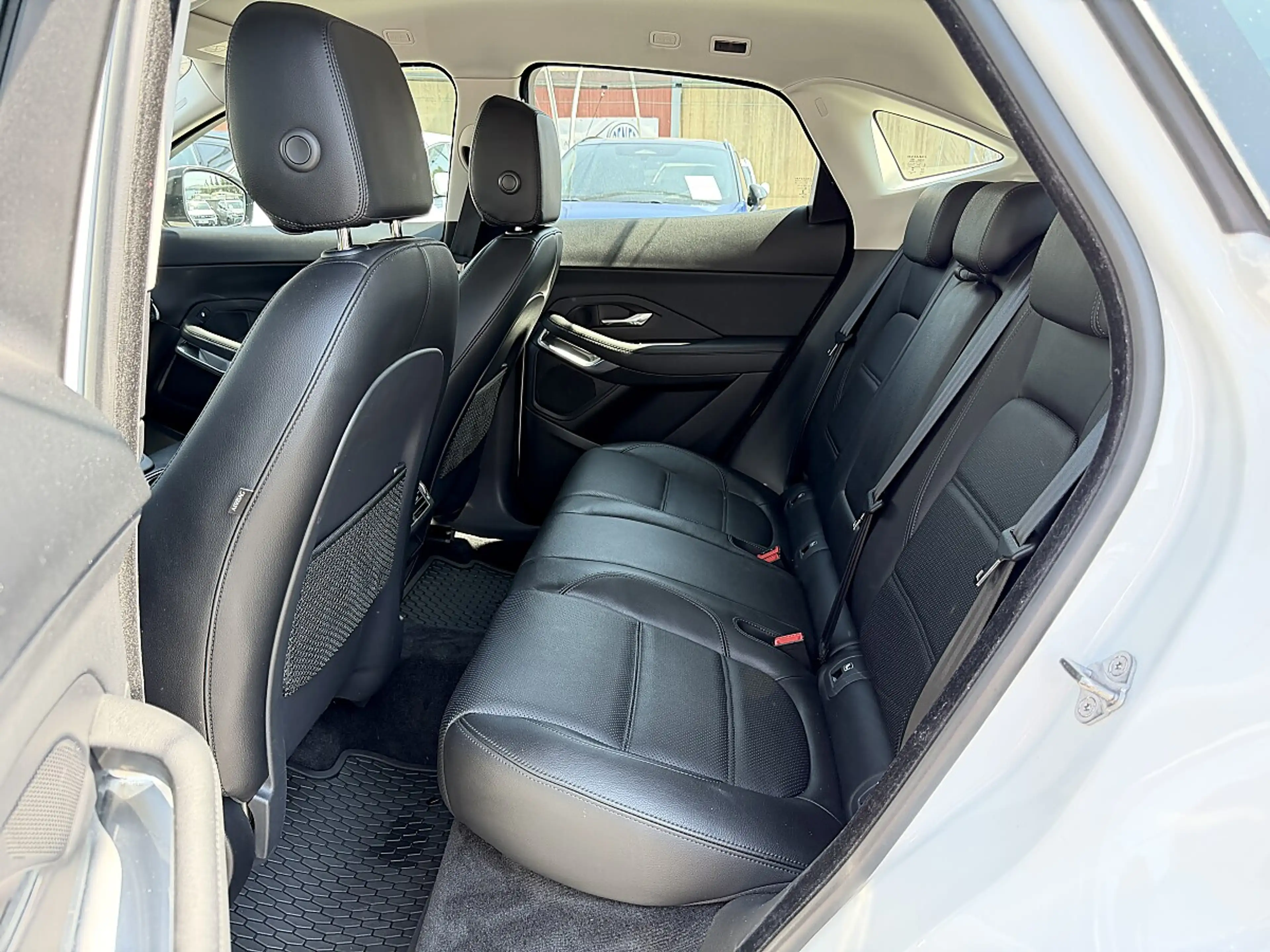 Jaguar E-Pace 2.0DI4 D180 S AWD Aut. LED PDC Kamera Sitz&Lenk... — photo 8
