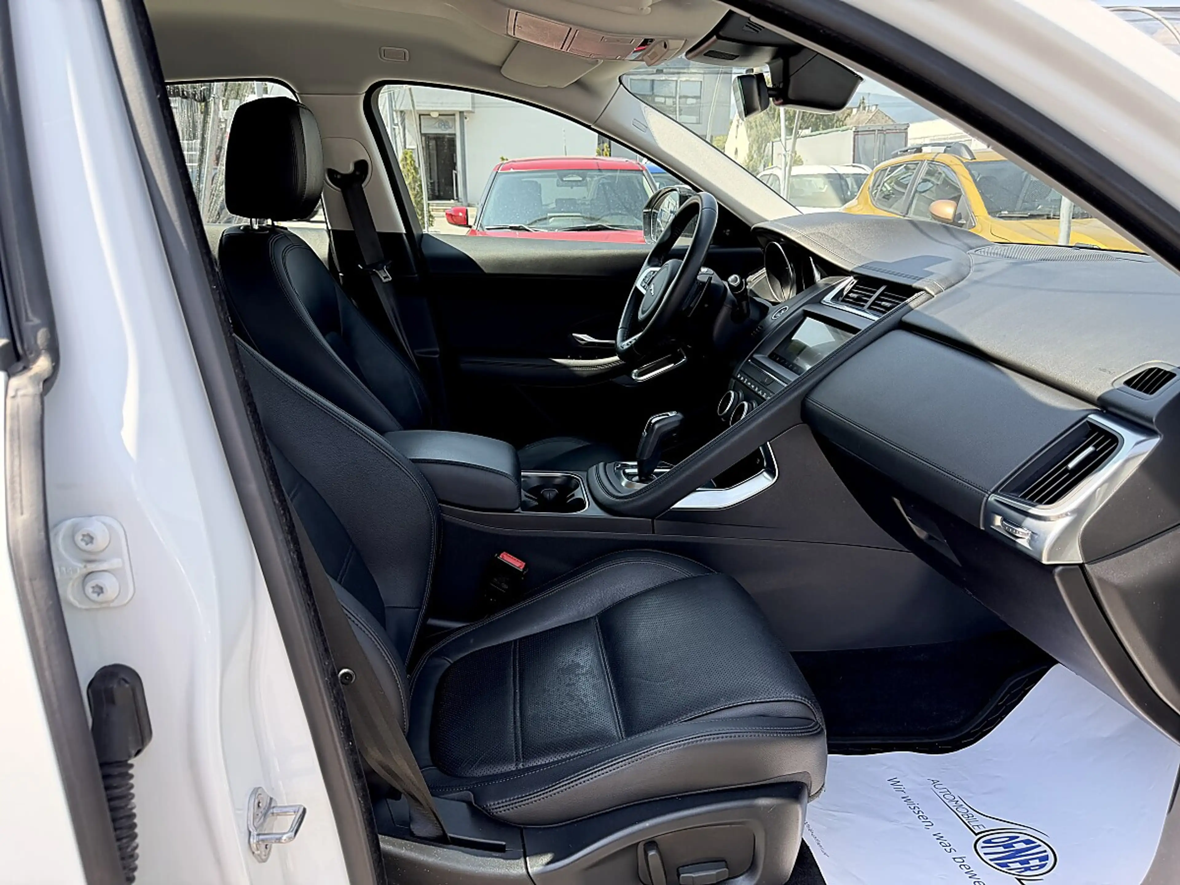 Jaguar E-Pace 2.0DI4 D180 S AWD Aut. LED PDC Kamera Sitz&Lenk... — photo 9