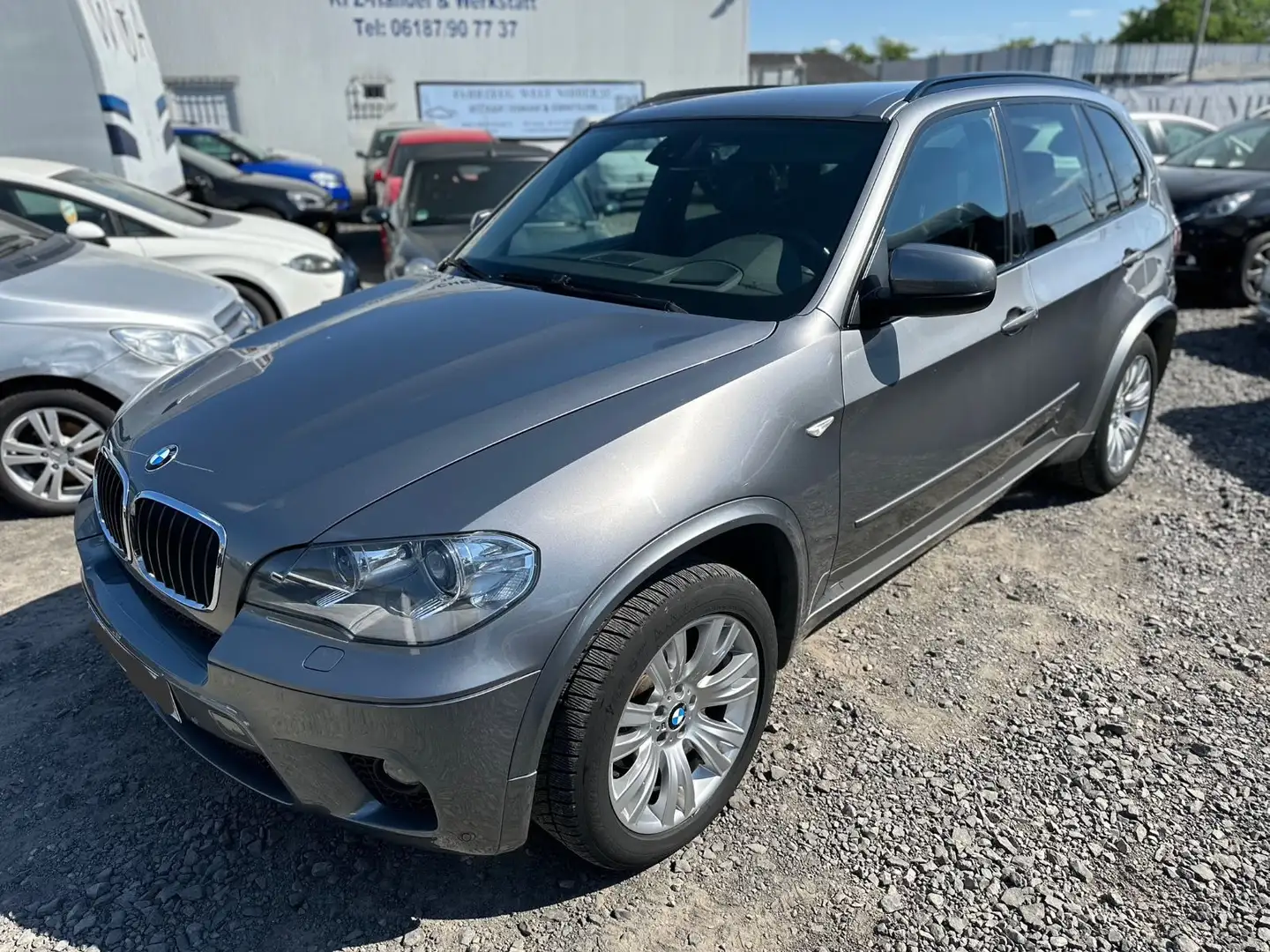 BMW X5 xDrive30d M Paket Grijs - 1