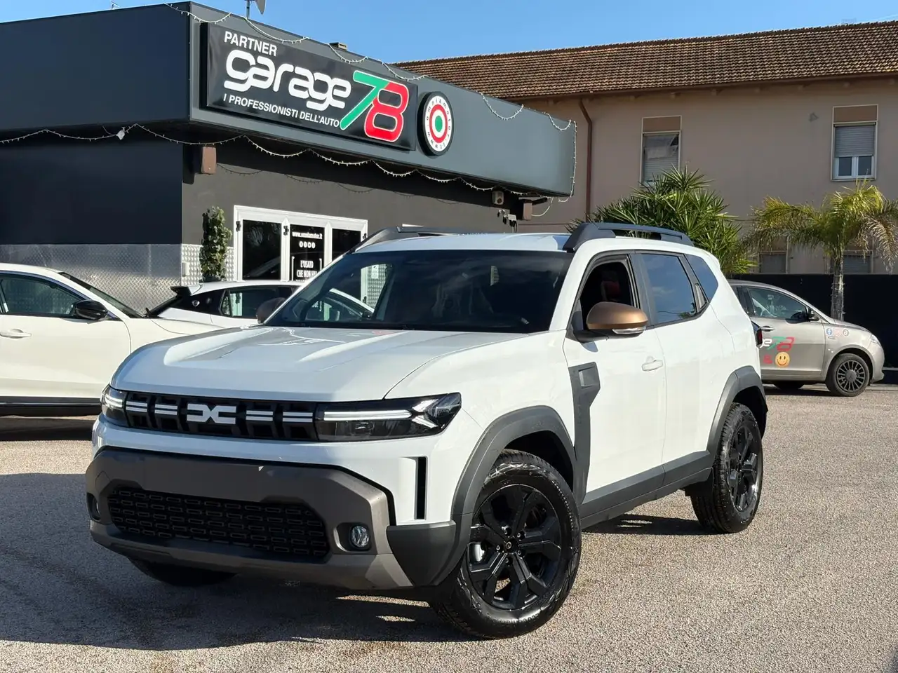 Dacia Duster 1.0 tce Extreme Gpl 4x2 100cv — миниатюра 1