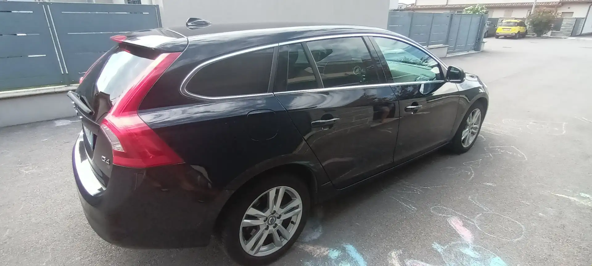 Volvo V60 2.0 d4 Momentum awd geartronic - 2