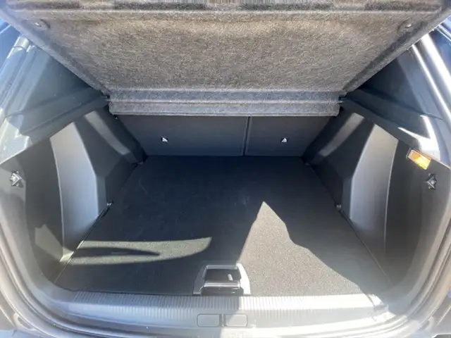Peugeot 2008 view 7