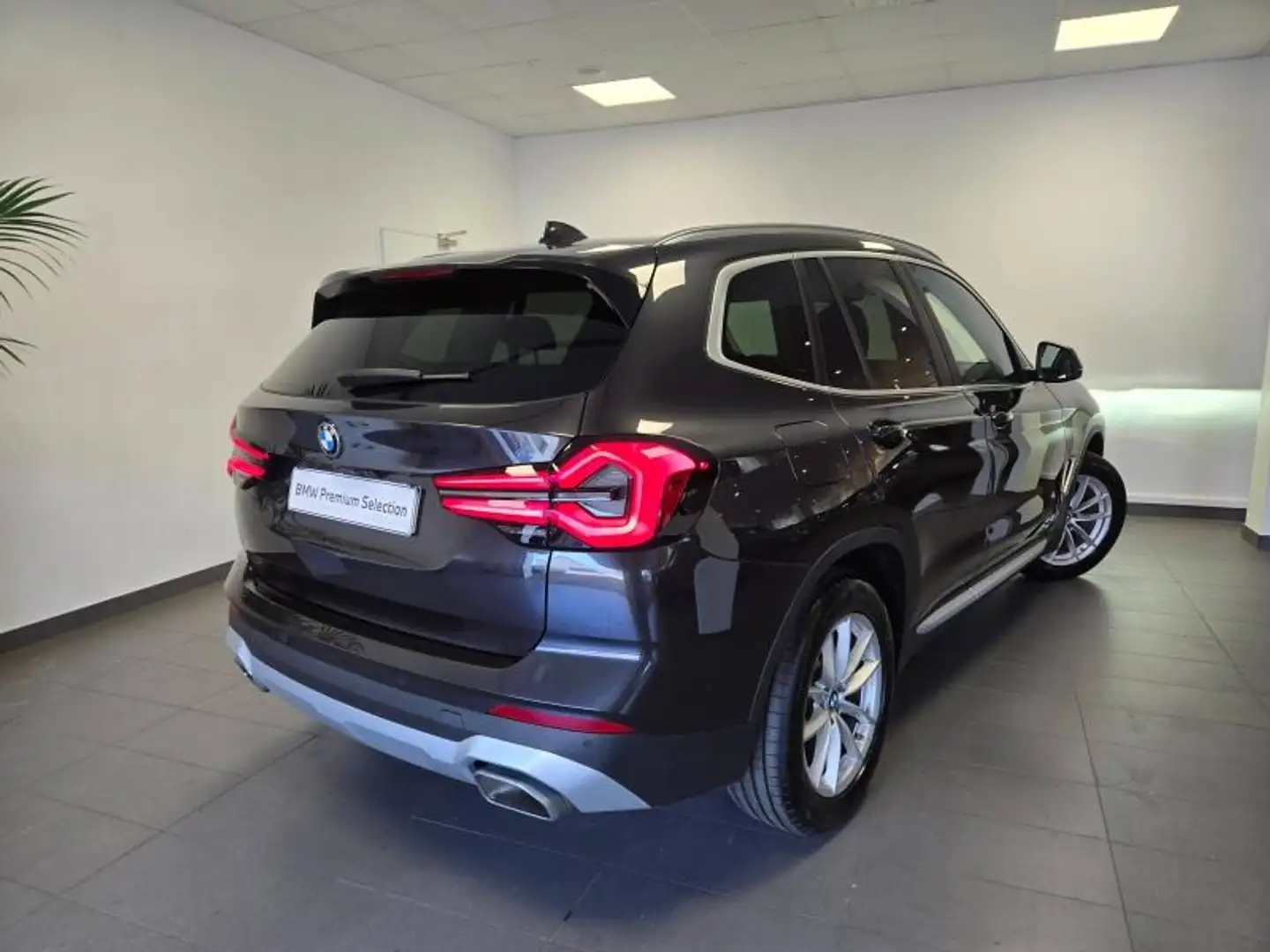 BMW X3 sDrive18d 150ch Business Design Gris - 2
