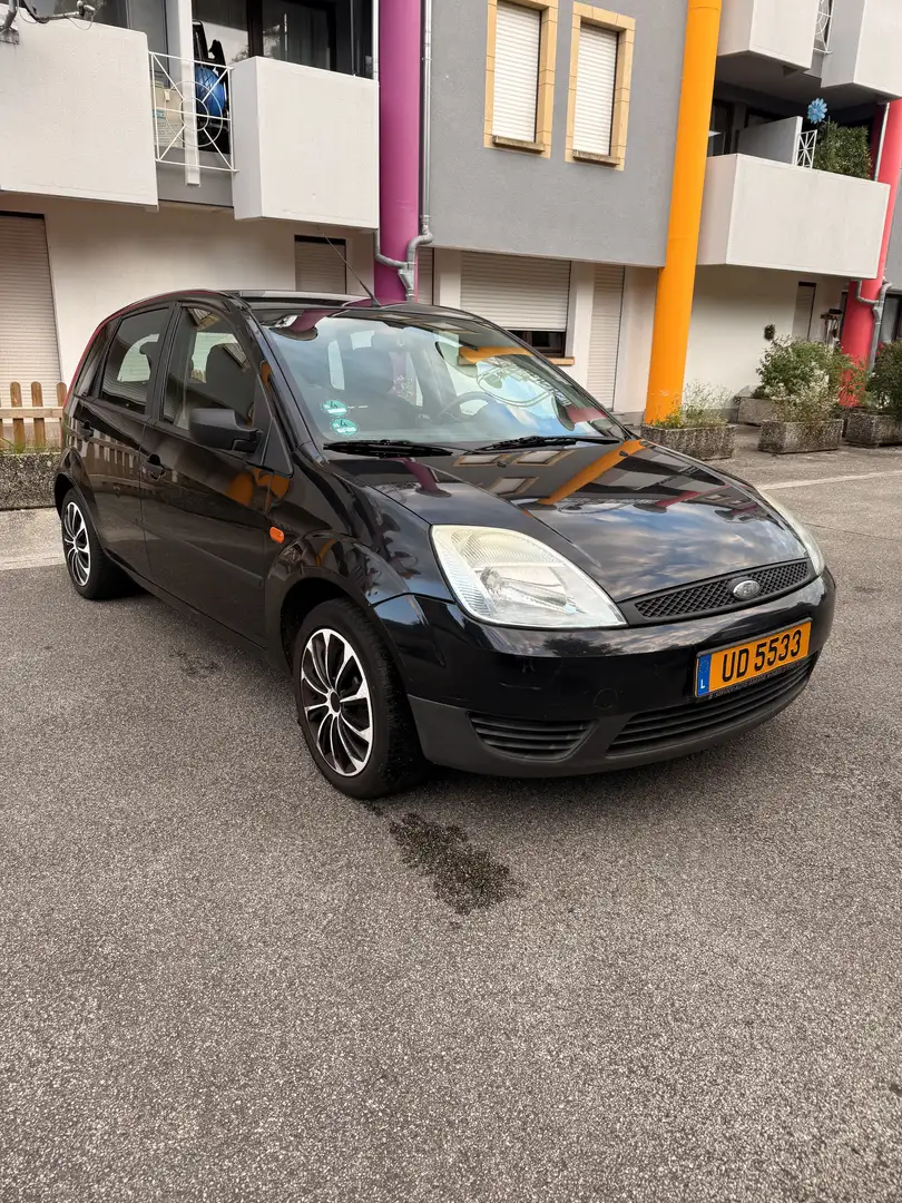 Ford Fiesta Ghia - 2