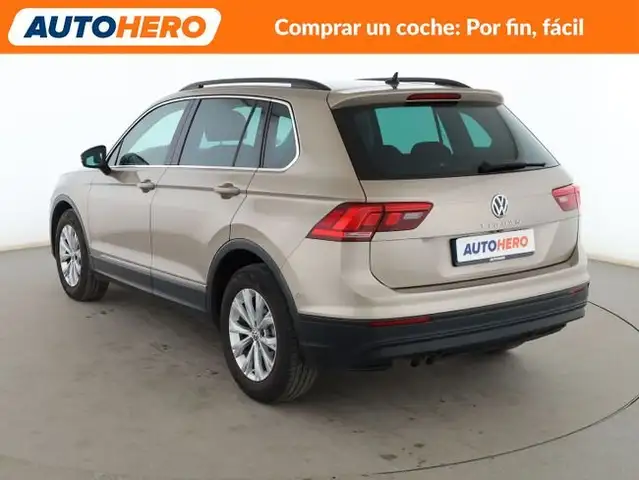 Volkswagen Tiguan view 4
