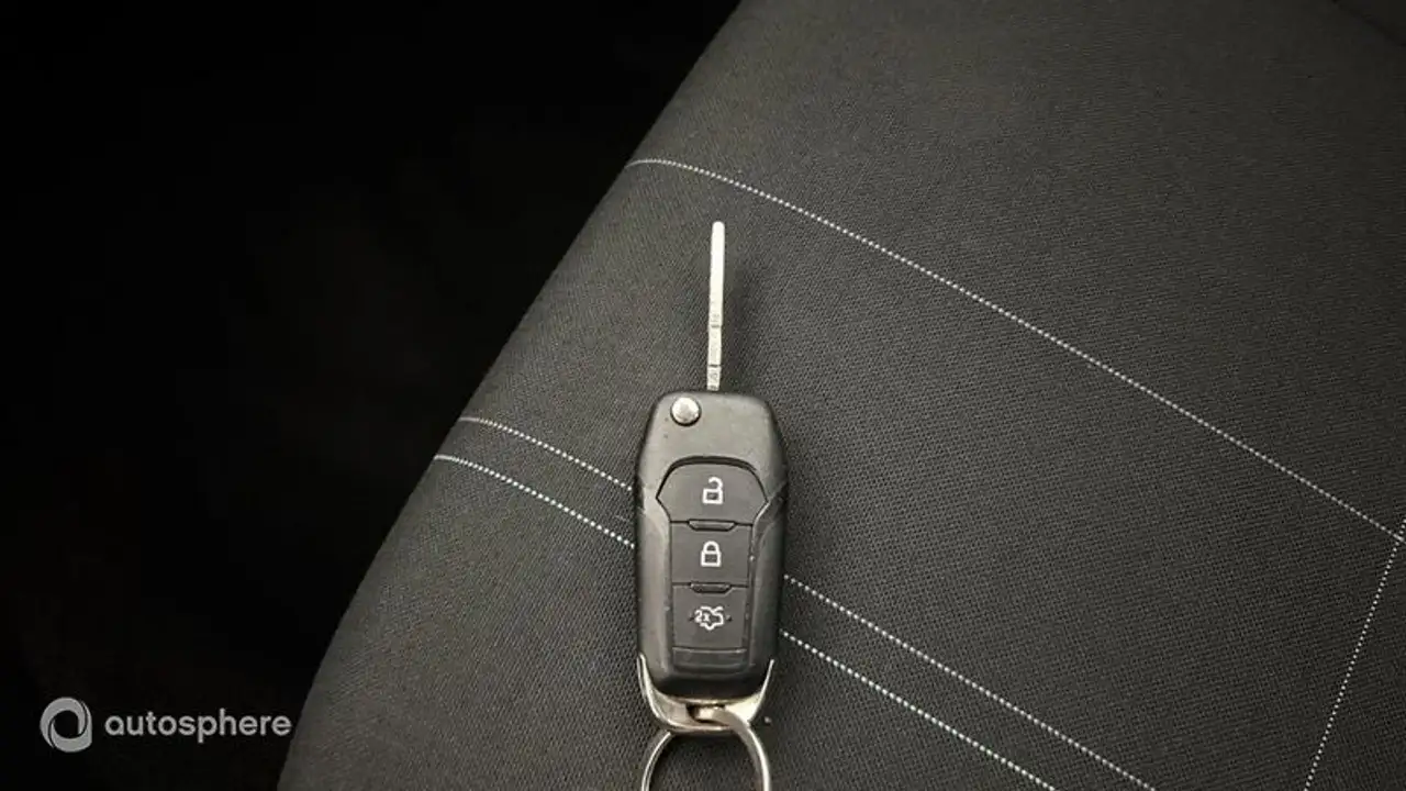 Ford Fiesta 5 portes — photo 16