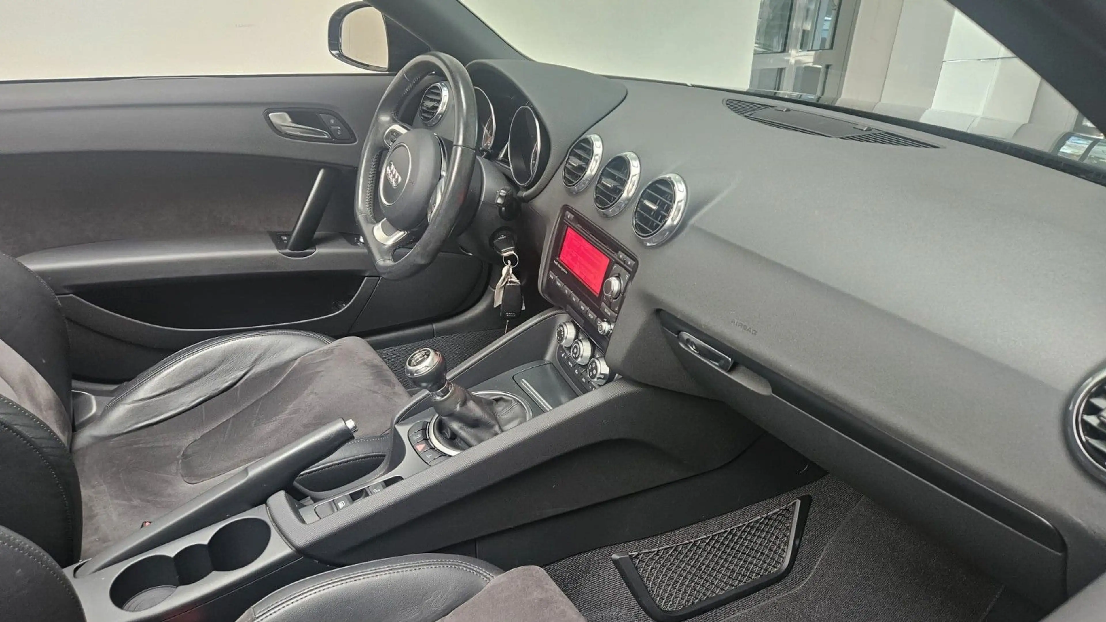 Audi TT 1.8TFSI Roadster Navi Xenon Alcantara PDC SHZ — photo 14