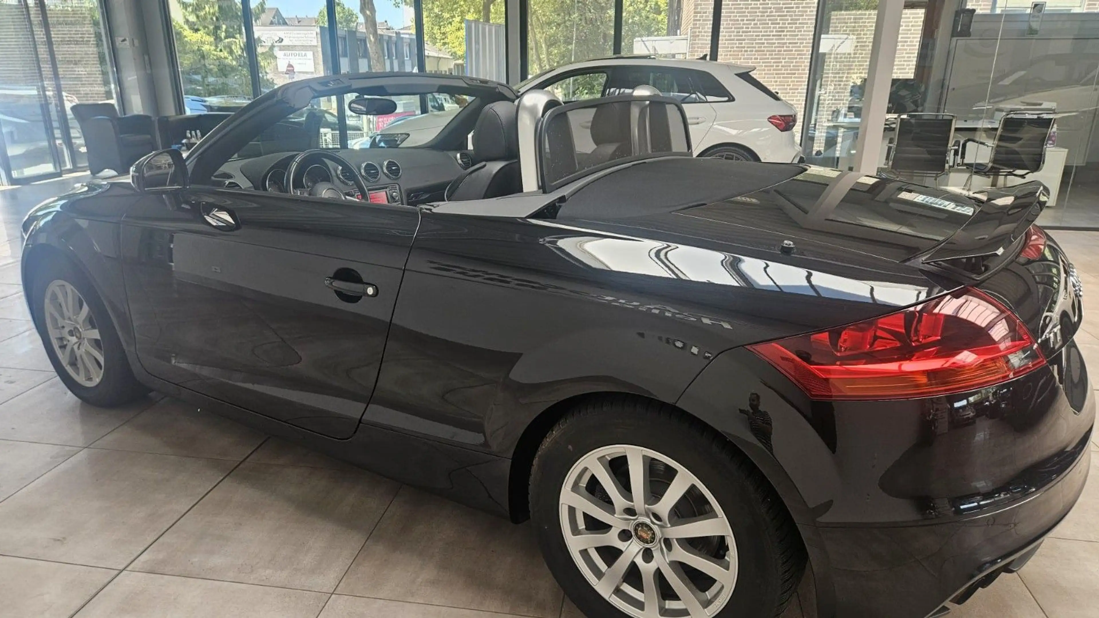 Audi TT 1.8TFSI Roadster Navi Xenon Alcantara PDC SHZ — photo 11