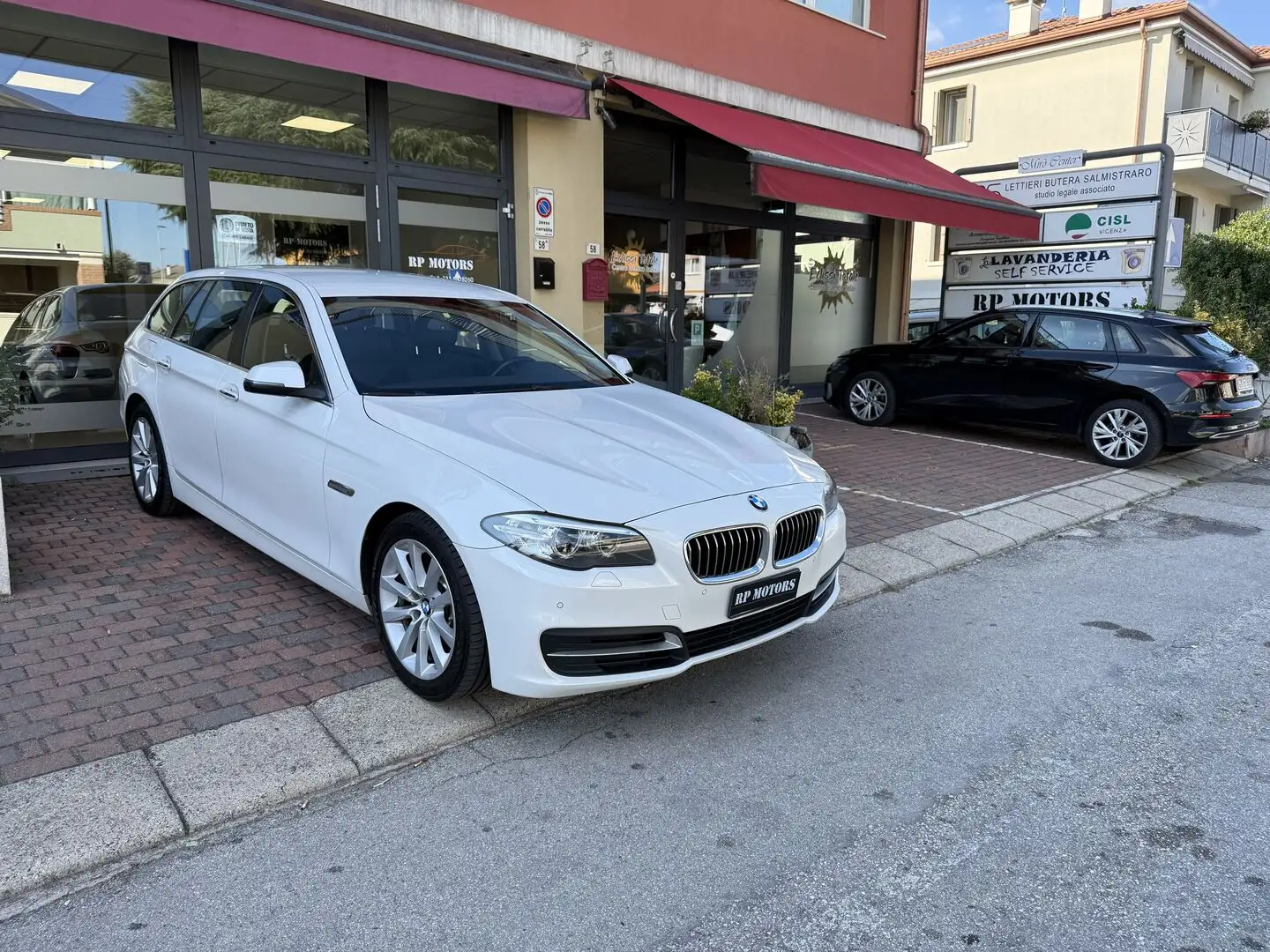 BMW 520 520d xdrive Business 190cv auto Weiß - 1