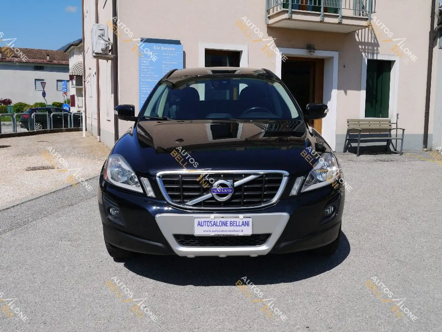 Volvo XC60 D5 AWD Geartronic Momentum Nero - 2