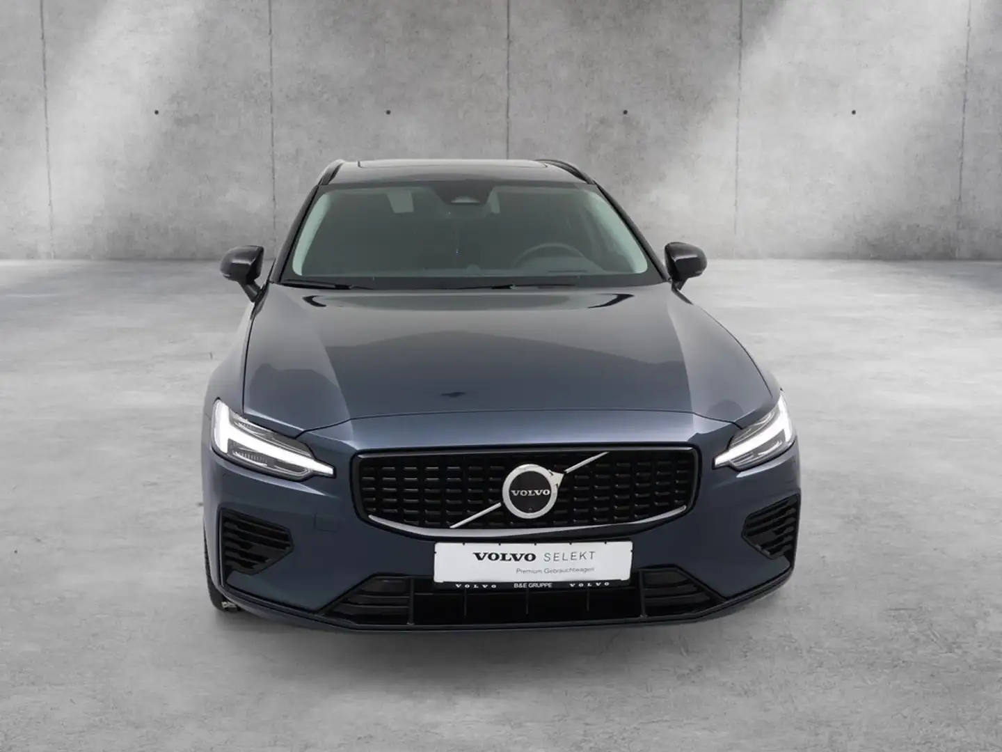 Volvo V60 T8 Ultra Dark Recharge Plug-In Hybrid AWD Blau - 2