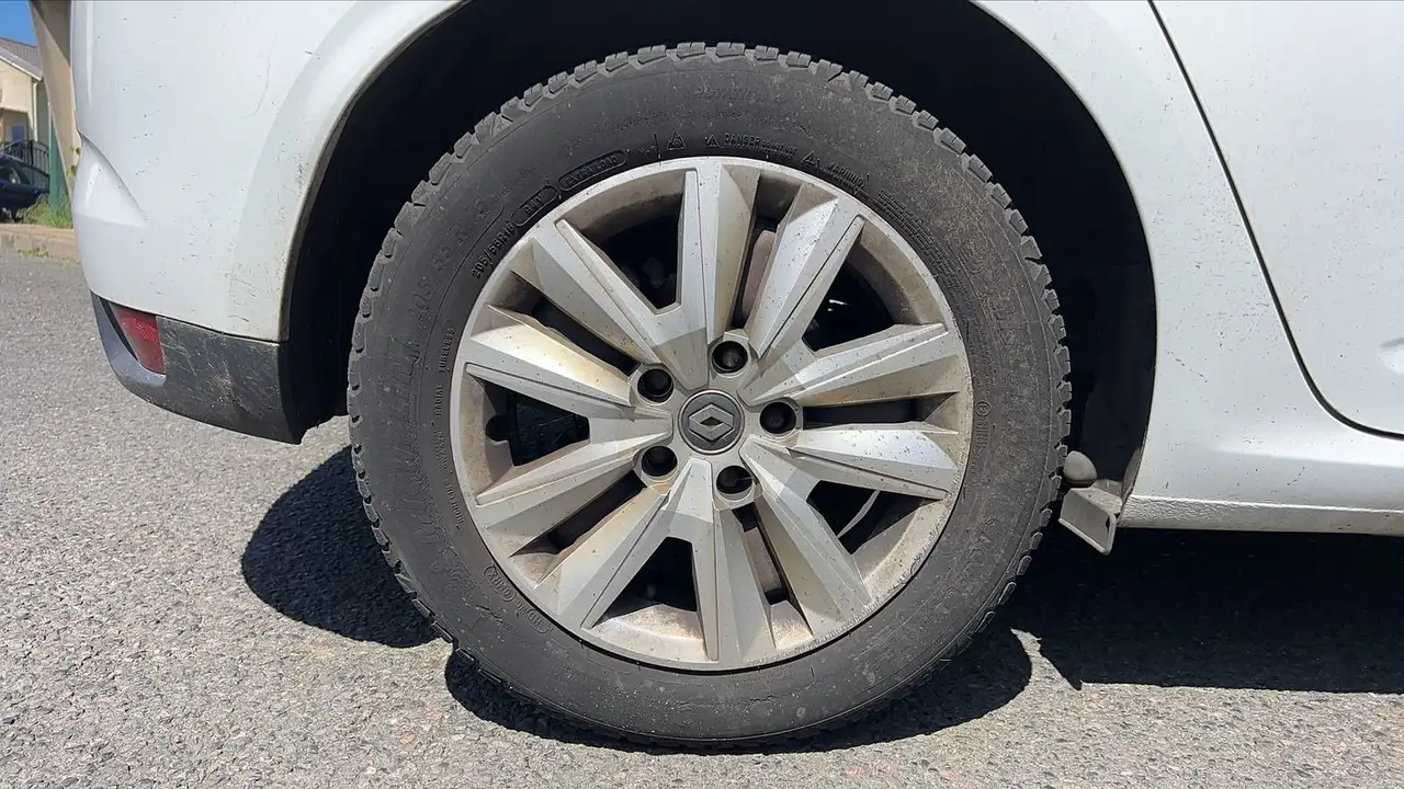 Renault Megane Berline — photo 16