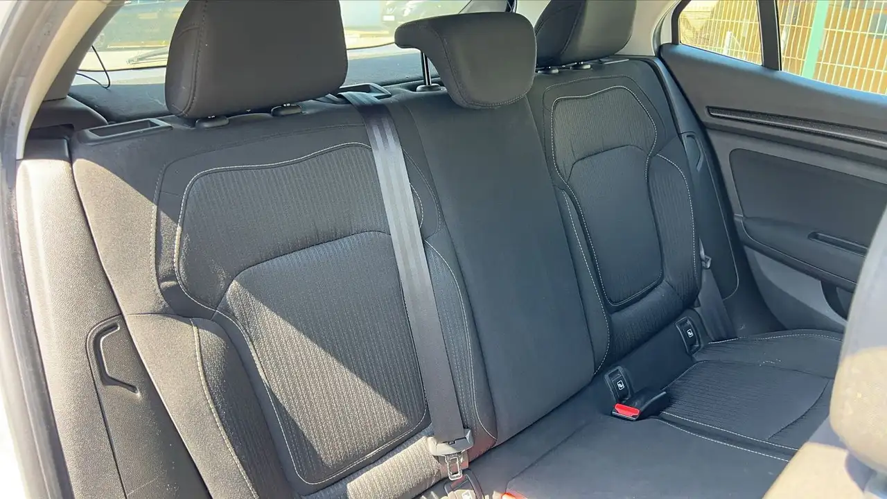 Renault Megane Berline — photo 28
