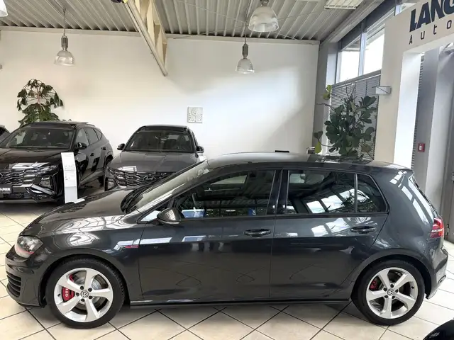 Volkswagen Golf view 8