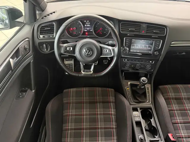Volkswagen Golf view 12