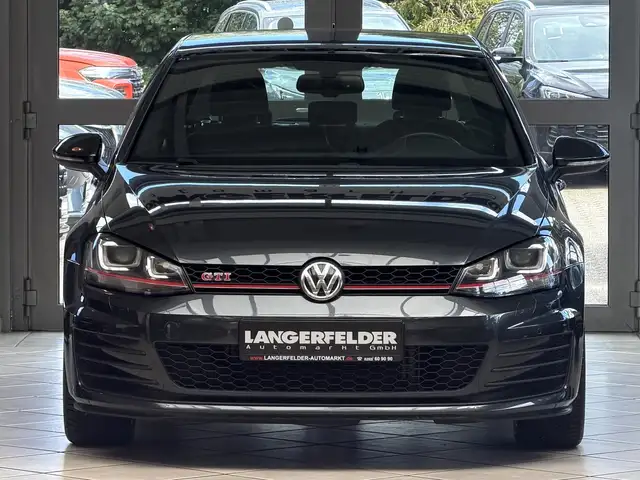 Volkswagen Golf view 11
