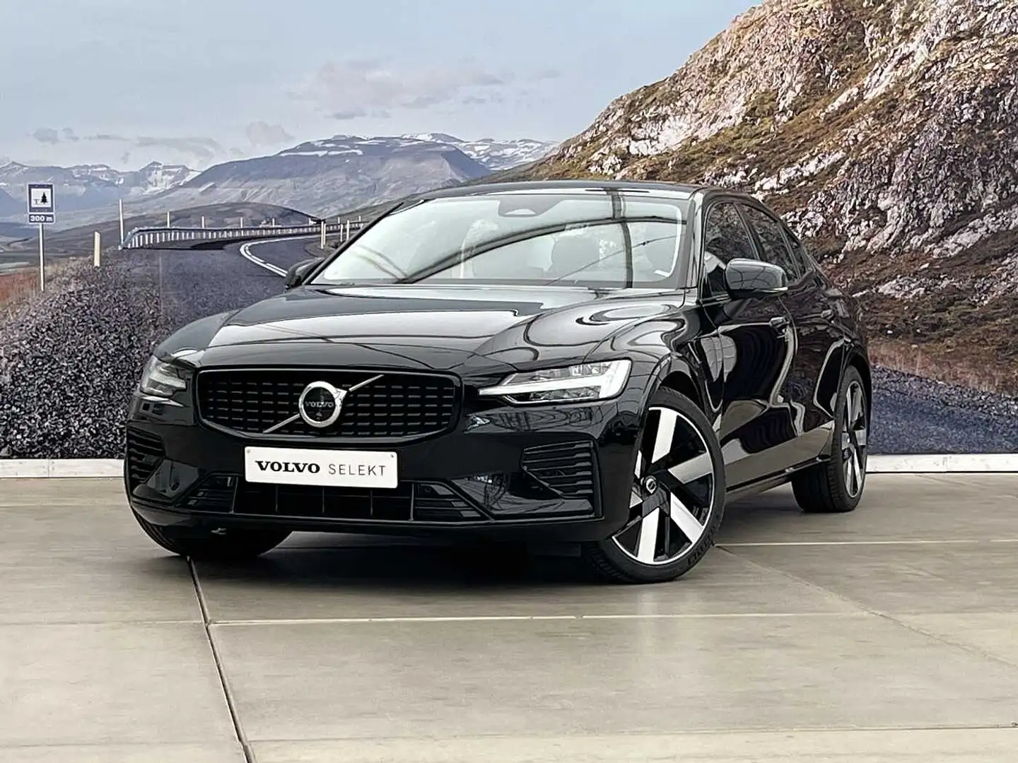 Volvo S60 T8 ULTIMATE DARK **FULL OPTIONS** Noir - 1