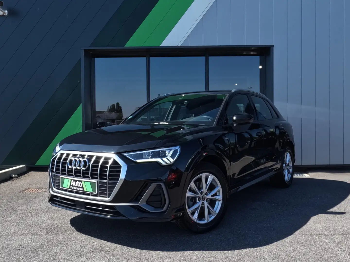 Audi Q3 35 TFSI 150 ch S tronic 7 S line Negro - 1