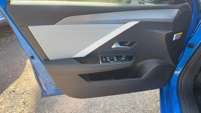 Opel Astra view 7