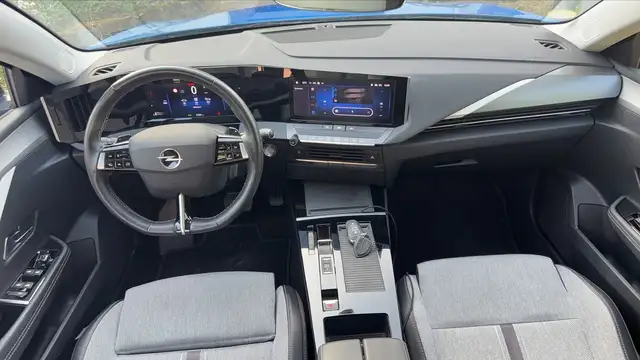 Opel Astra view 11