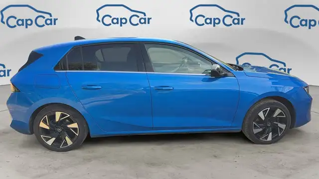 Opel Astra view 4
