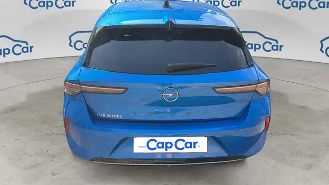 Opel Astra view 3