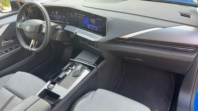 Opel Astra view 10