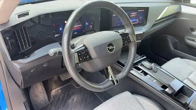 Opel Astra view 8