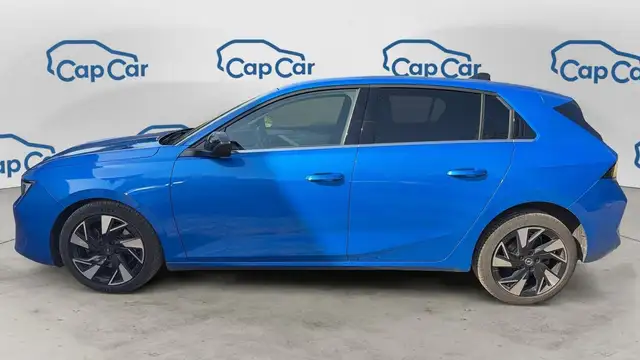 Opel Astra view 2