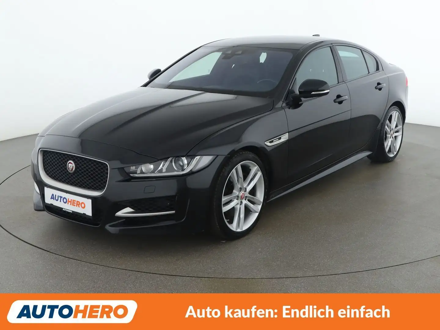Jaguar XE 20d R-Sport Schwarz - 1
