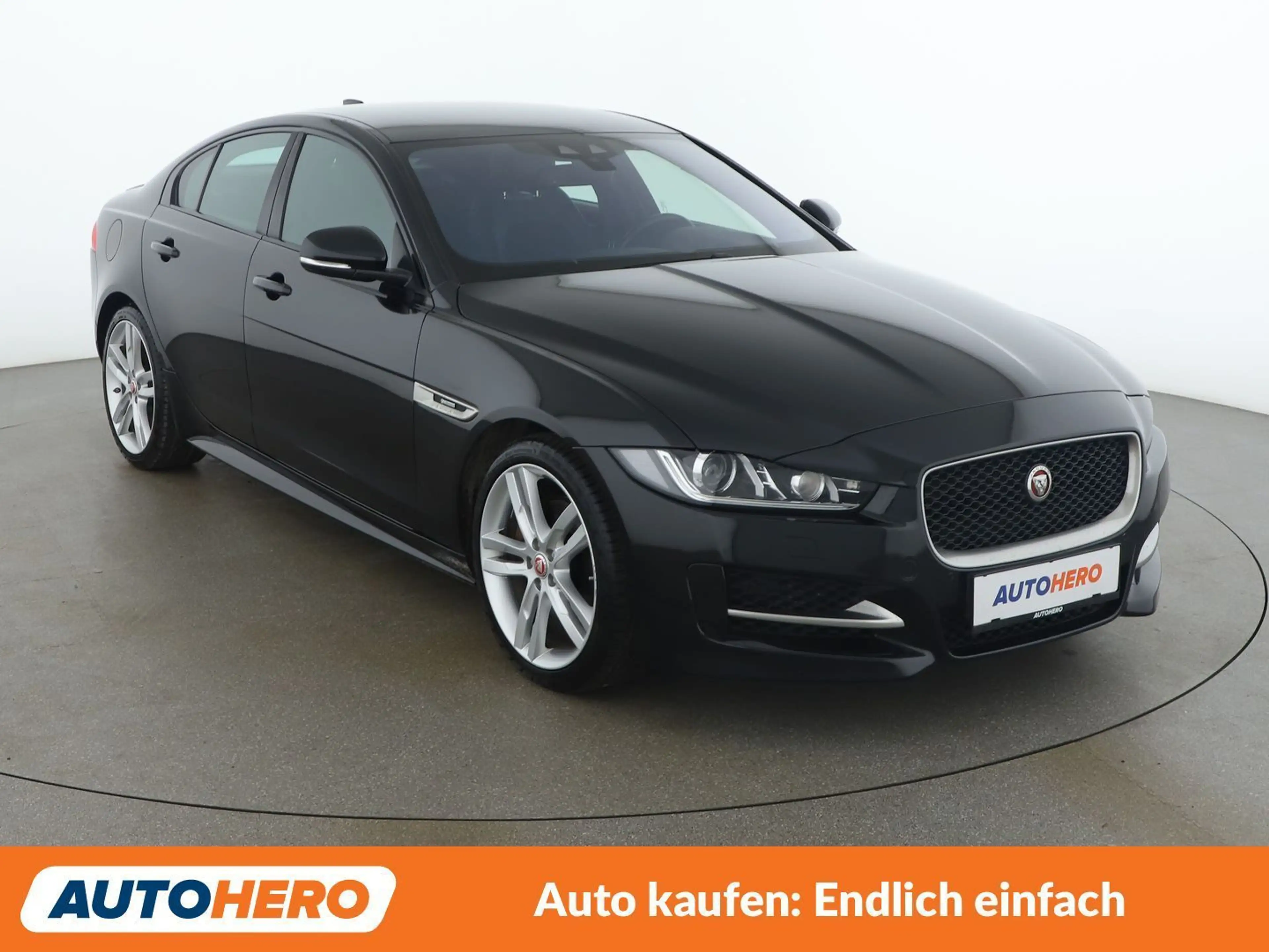 Jaguar XE 20d R-Sport — photo 8
