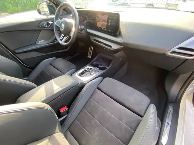 BMW 1 Series view 13