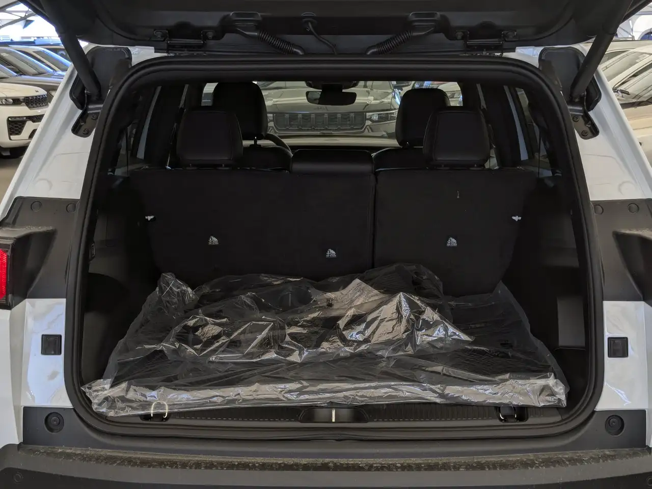Jeep Cherokee снимка Jeep Cherokee