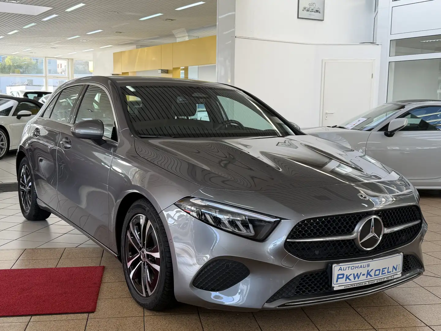 Mercedes-Benz A 180 d *KAMERA*LED*SPuR*PDC Gris - 2