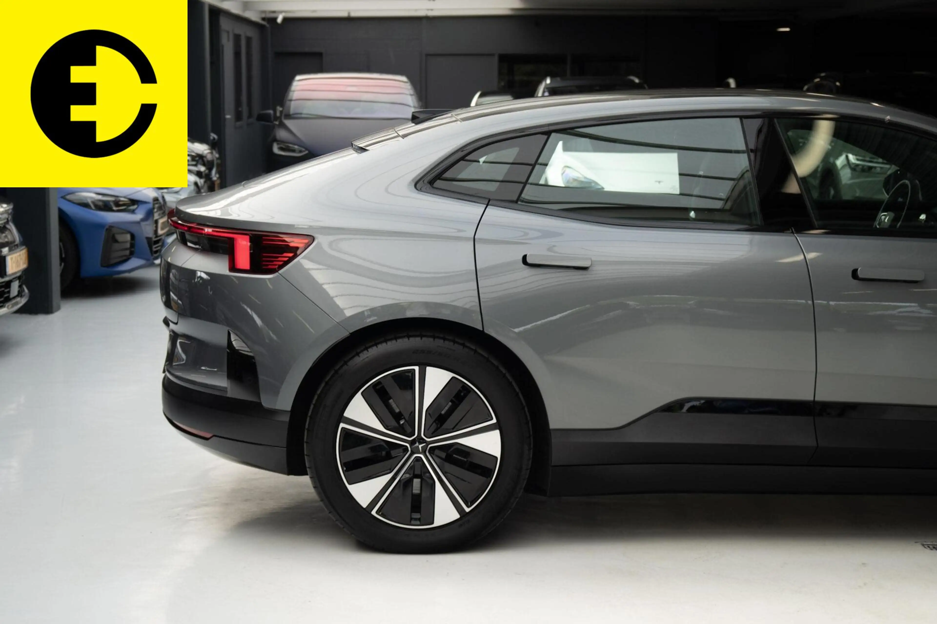 Polestar 4 Long Range Single motor 100 kWh | SOH 99,5% | Pano — photo 12