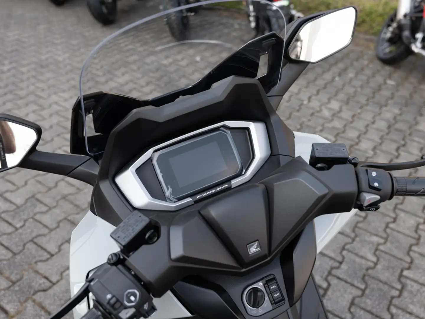 Honda Forza 125 B196 Führerschein LED SCHEINWERFER Grijs - 2