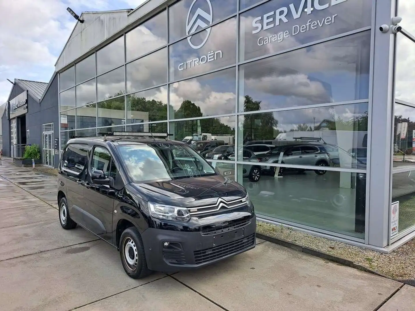 Citroen Berlingo 1.5 BLUEHDI 100 S\u0026S MAN 6 Zwart - 1