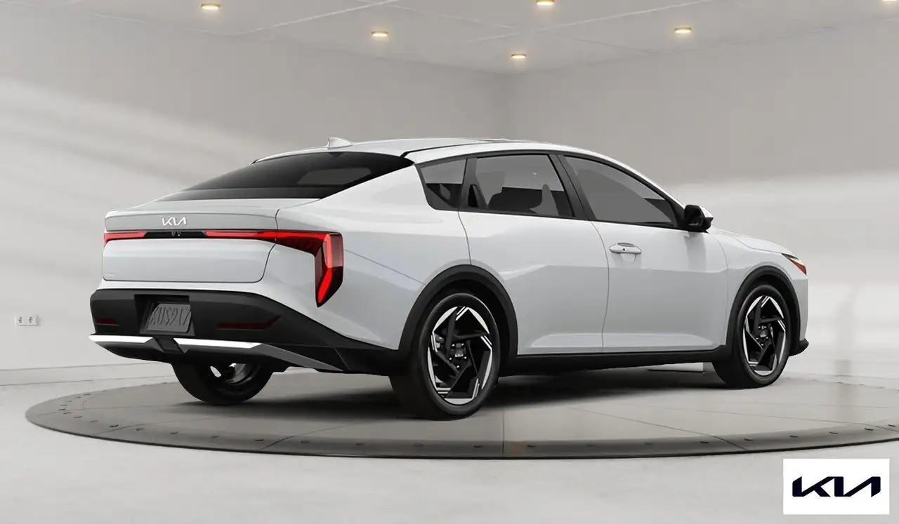 Kia K4 снимка Kia K4