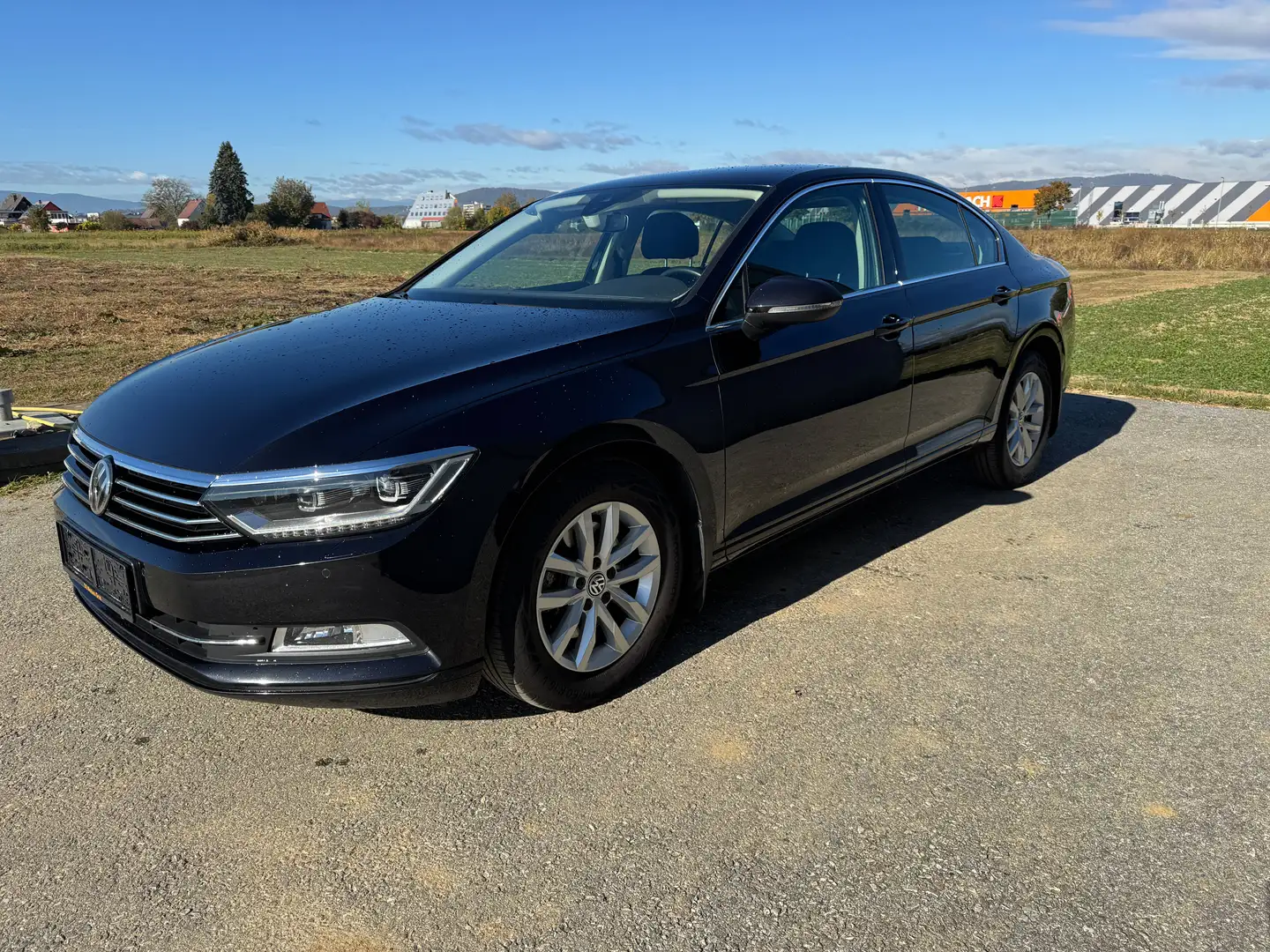 Volkswagen Passat 2.0 TDI Comfortline *1.Besitz; Unfallfrei; Scheckheft uvm.* Schwarz - 1