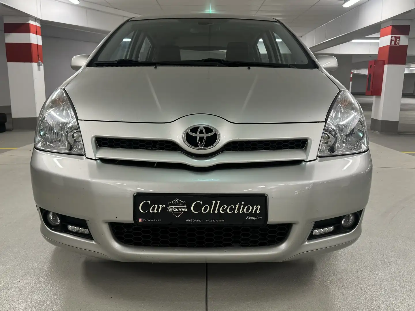 Toyota Corolla Verso 2.2 D-4D Sol *TÜV NEU* *KLIMA* AHK* Silber - 2