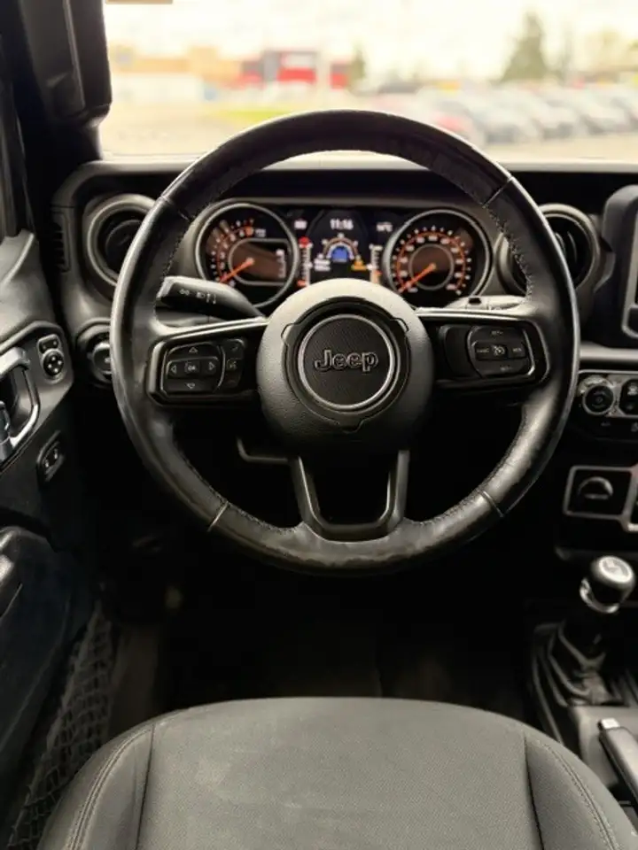 Jeep Wrangler снимка Jeep Wrangler