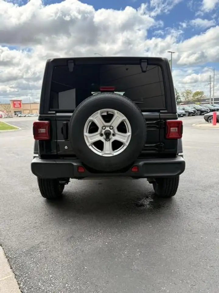Jeep Wrangler снимка Jeep Wrangler